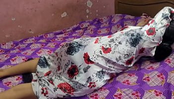 femmes seules au lit