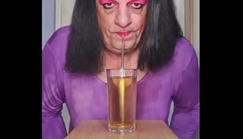 teen pisst