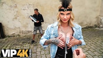 tette in ufficio