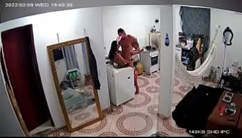 video lei mette un dit