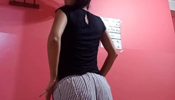 scolaretta vergine scopa a casa della sua michetta
