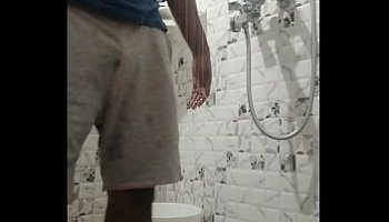 dit nhau ra nuoc