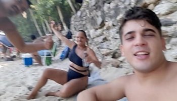 donne che fanno la pipi a